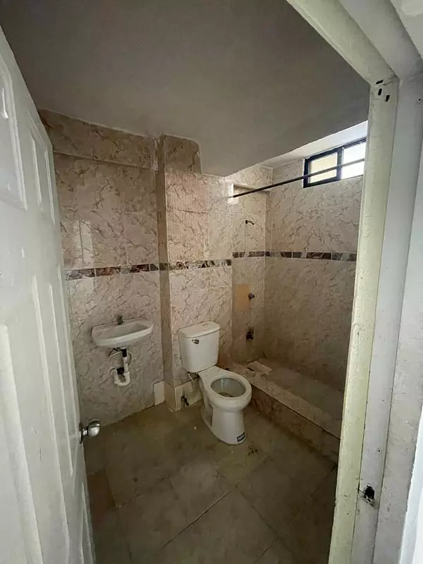 oficinas y locales comerciales - Edificio comercial Y residencial en venta 2