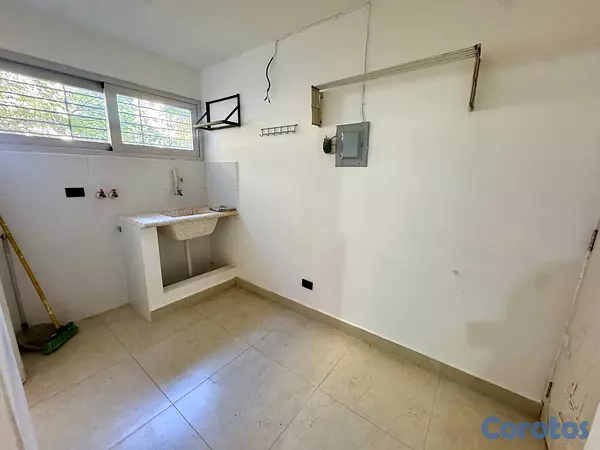 apartamentos - Apartamento en alquiler de 2habitaciones en Av Sarasota recién remodelado  5