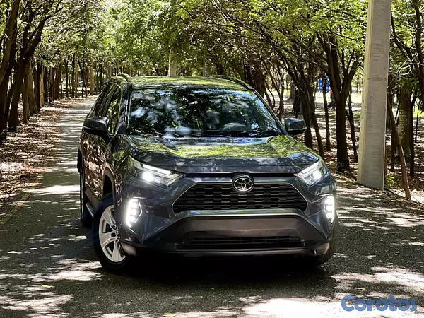 jeepetas y camionetas - Toyota RAV4 XLE 2022 7