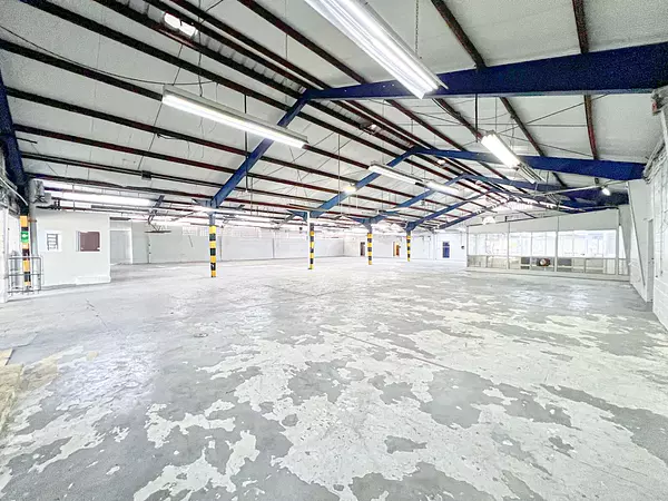 oficinas y locales comerciales - 🔵 Alquilo Nave 3,600 mts en herrera  Av Luperon  10