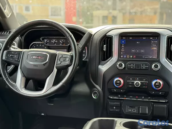 jeepetas y camionetas - GMC Sierra SLT 2020 10