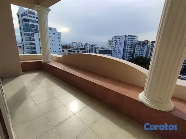 apartamentos - Venta de penthouse de 4 niveles con 622mts en la urbanización real  5