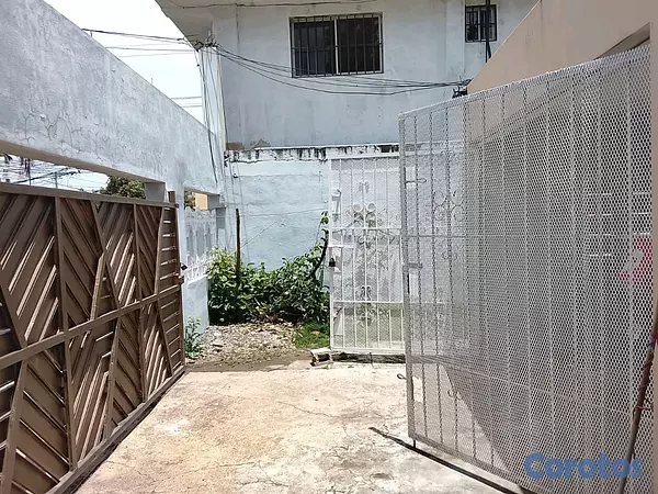 casas - 🔥 Casa con Potencial de Ampliación en Santo Domingo Este 5