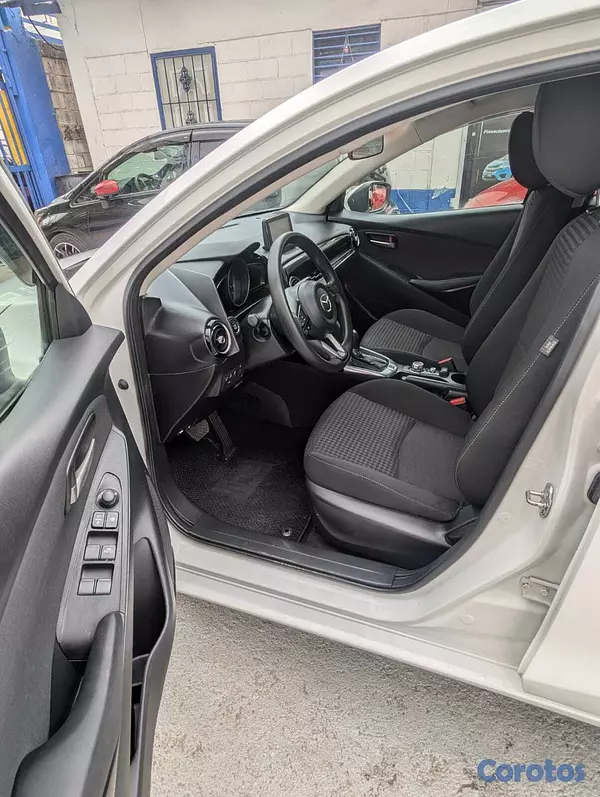 carros - MAZDA DEMIO 2020 7