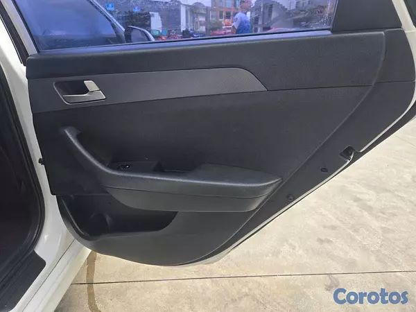 carros - HYUNDAI SONATA NEW RISE 2018 BLANCO GASOLINA 17