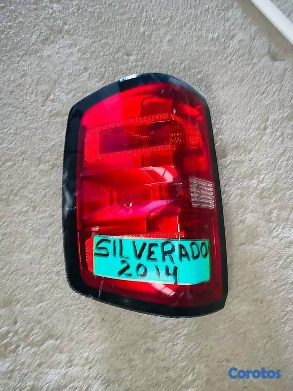 repuestos - 🚗 Vendo Farol / Luz Trasera para Chevrolet Silvera 1
