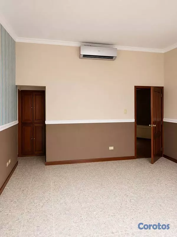 casas - Casa de 4 habitaciones 4 baños en alquiler en Arro 12