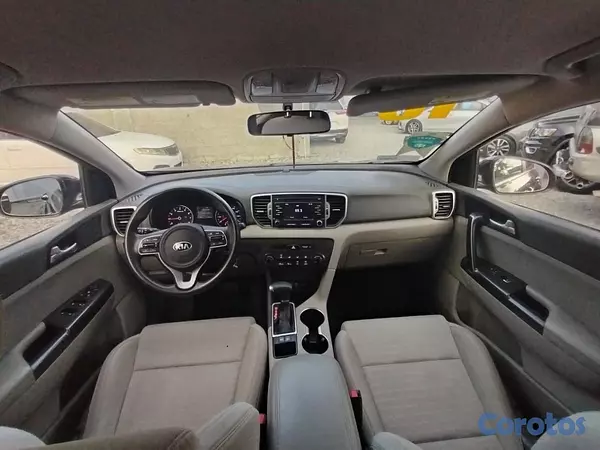 jeepetas y camionetas - Venta o traspaso Kia Sportage 2018. Venta RD$1,000,000 neg./ Traspaso RD$400,000 7
