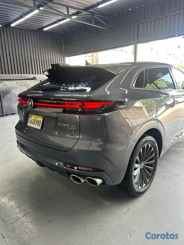 jeepetas y camionetas - Vendo changan uni-k 2023 4