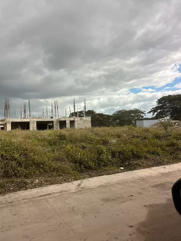 solares y terrenos - Se Vende Solar en Jardines del Norte, Residencial Cerrado 1