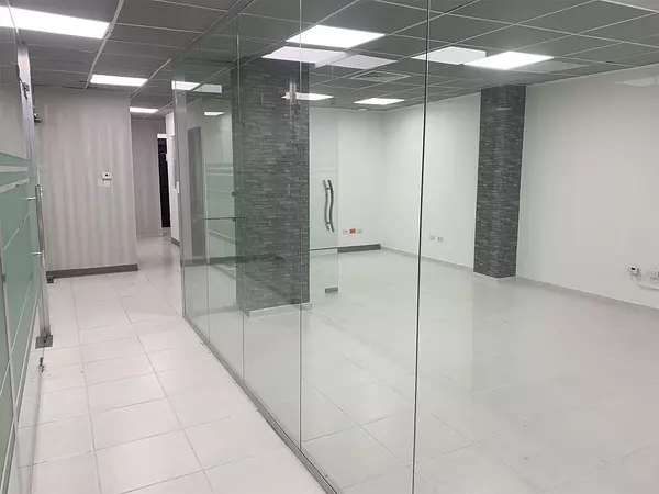 oficinas y locales comerciales - Local corporativo en evaristo 2