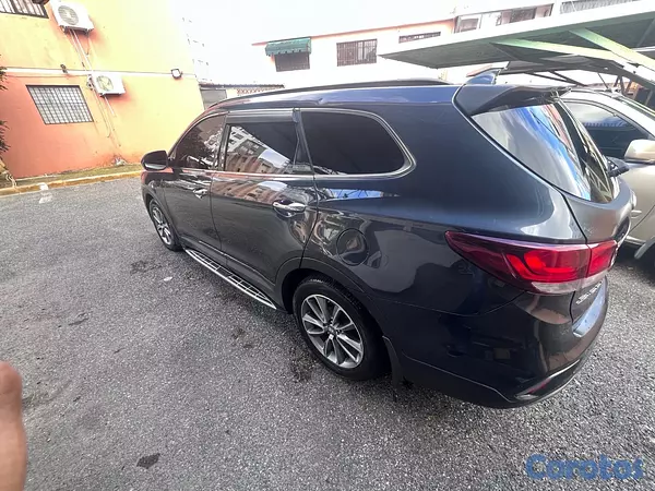 jeepetas y camionetas - Hyundai Santa Fe 2017 AWD Full – 3 Filas, Excelente Estado 5