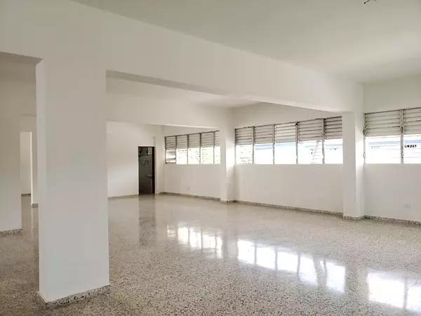 oficinas y locales comerciales - Local Comercial en EVARISTO MORALES 6