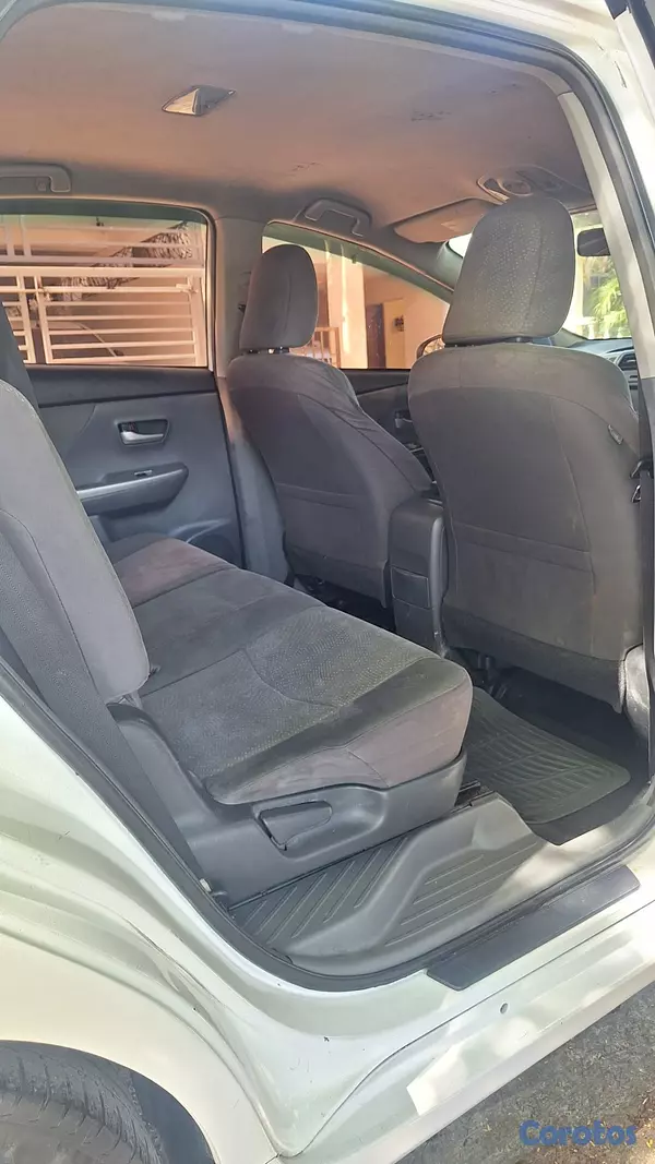 carros - Toyota prius V 10