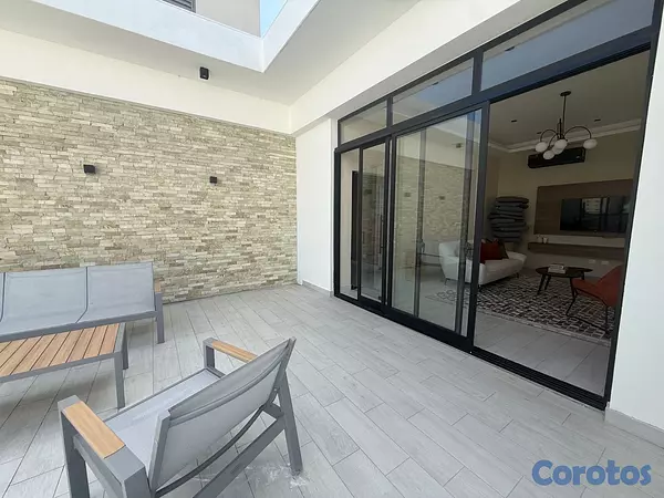 apartamentos - vendo Evaristo morales piso 10 dos hab 2.5 baños dos parqueos balcón  18