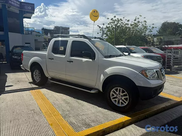 jeepetas y camionetas - Nissan Frontier SV 2021 6