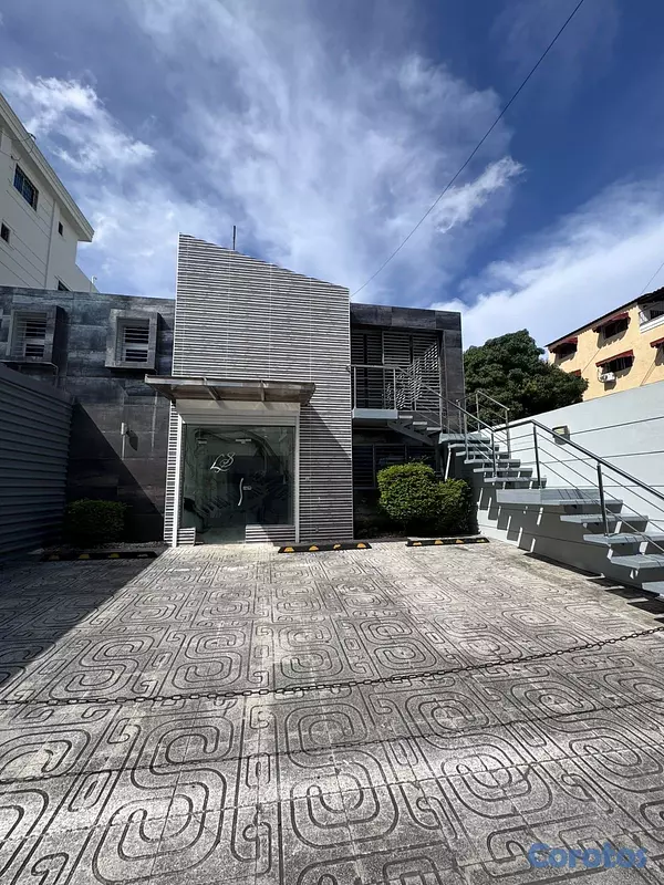 oficinas y locales comerciales - Se alquila EDIFICIO para OFICINAS o negocio en El  3