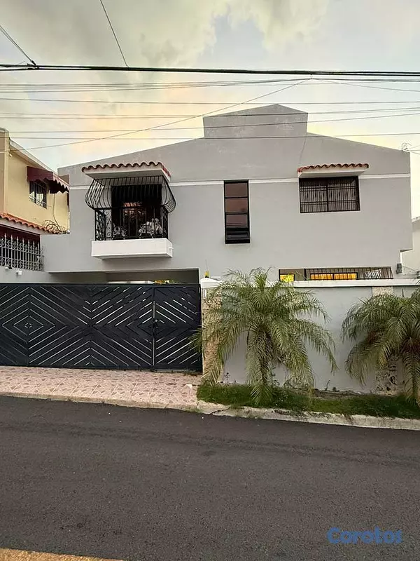 casas - Casa de 3 habitaciones 2 baños en venta en Colinas 12