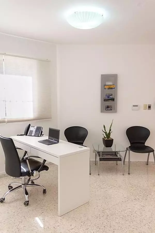 oficinas y locales comerciales - Oficina en alquiler en Piantini 4