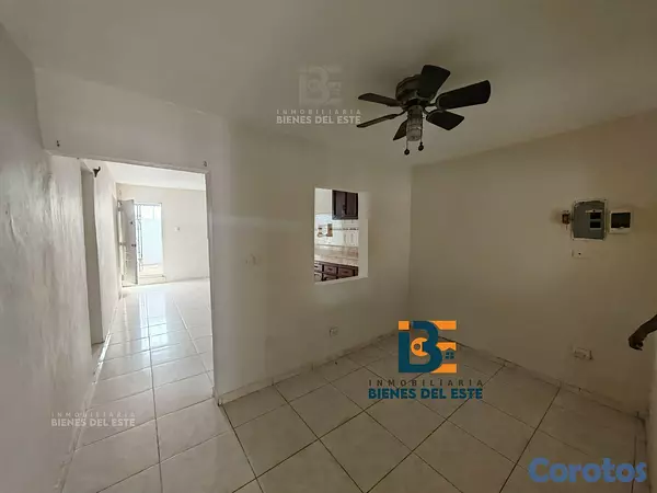 casas - Se Vende Casa de Tres Habitaciones en el Juan Pabl 2