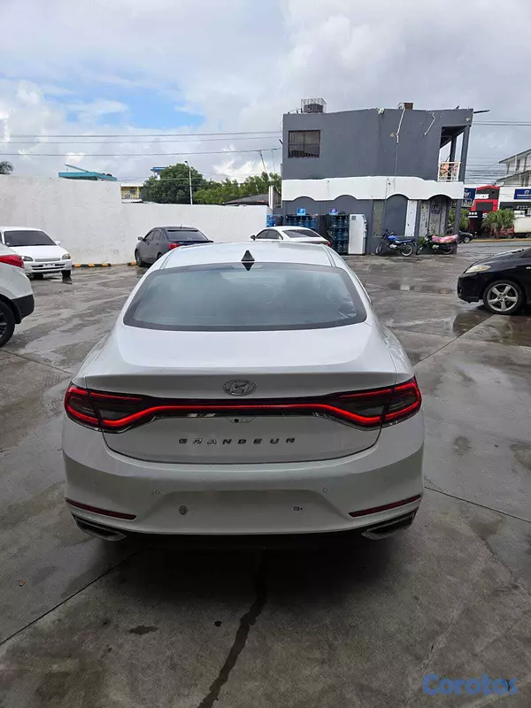 carros - HYUNDAI GRANDEUR 2018 BLANCO 10