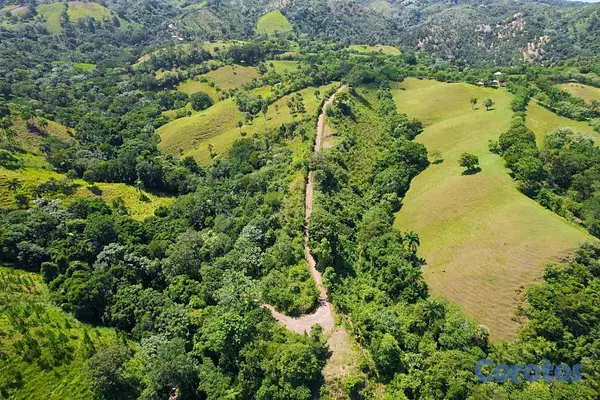 solares y terrenos - En Jarabacoa Solar de 1,142 metros en titulo. 4