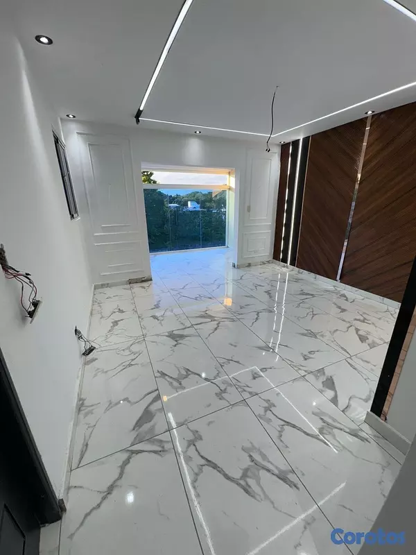 casas - venta de casa con 431mts y piscina en Amapola Santo Domingo este  6