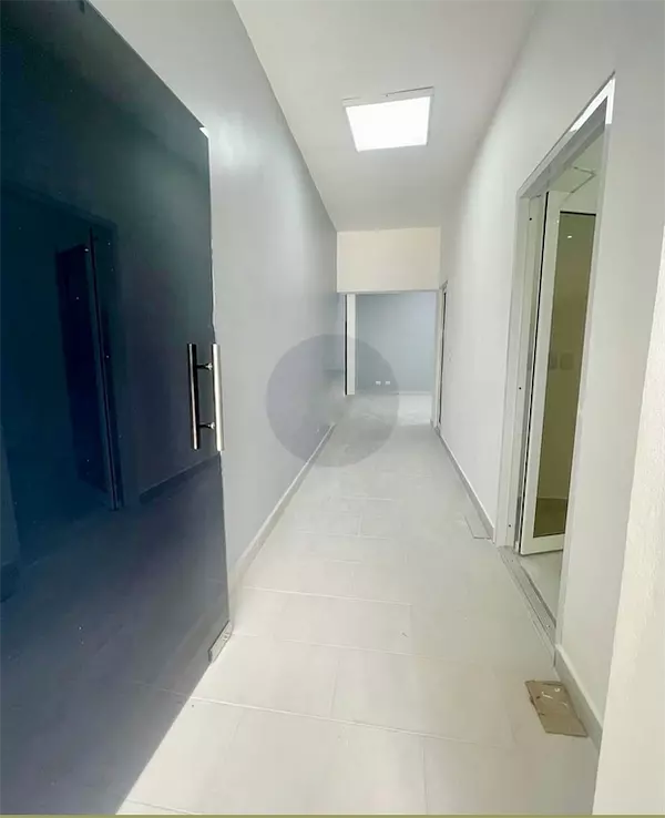 oficinas y locales comerciales - Amplio local en zona céntrica y comercial 8