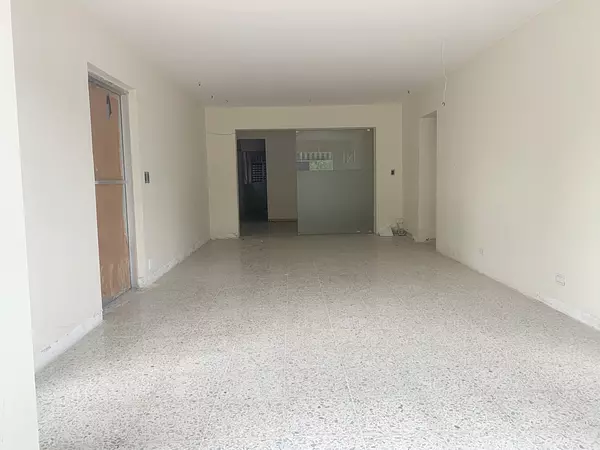 oficinas y locales comerciales - Alquiler propiedad comercial en Evaristo  6