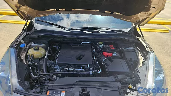 jeepetas y camionetas - Ford Escape SE 2020 6