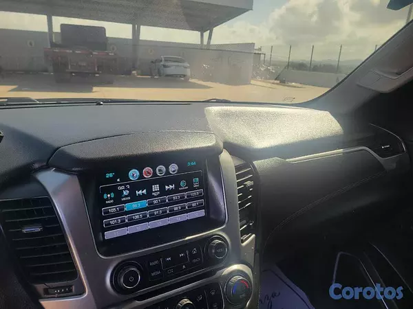 jeepetas y camionetas - 🚗 Se Vende Chevrolet Tahoe LTZ 2018 – Excelente Es 2