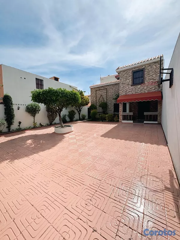 casas - venta de casa súper grande cerca del Corall mall autopista de san isidro  17