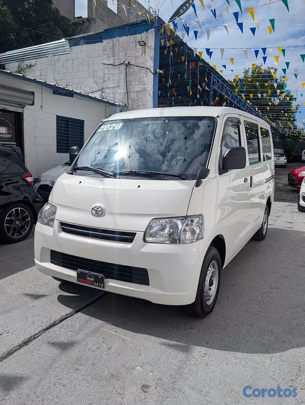 jeepetas y camionetas - TOYOTA TOWN ACE 2020 4